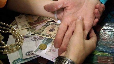 Мошенницы выманили у пенсионерки в Хакасии почти миллион накопленных рублей