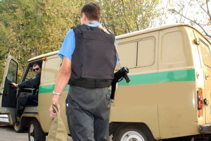 Преступников, напавших на инкассаторов, ищут в Красноярске