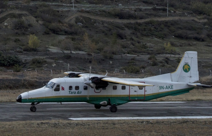 В Непале разбился самолет с 21 человеком на борту