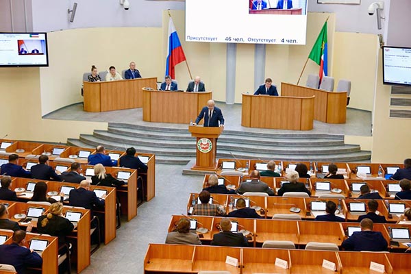 В столице Хакасии началась сессия регионального парламента