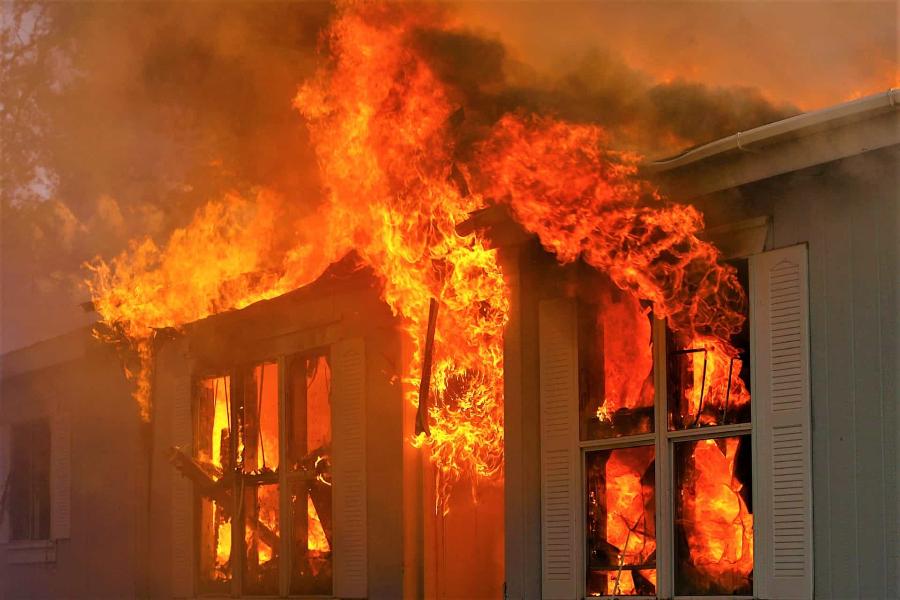 Обиженный и пьяный сибиряк спалил дом своей бывшей