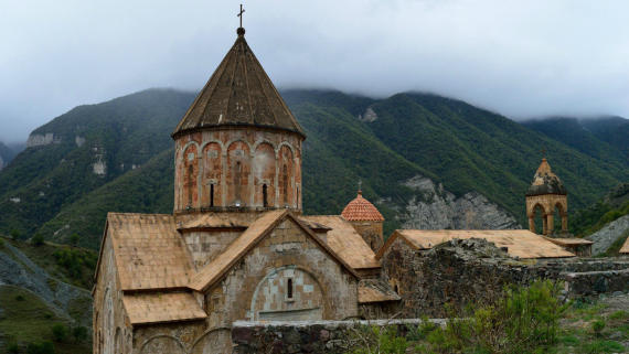 В Нагорном Карабахе началась борьба с сектами и наркоманией