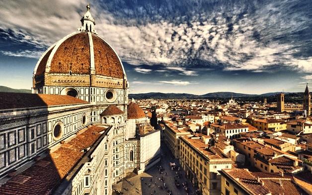 Власти Флоренции запретили туристам есть в их городе