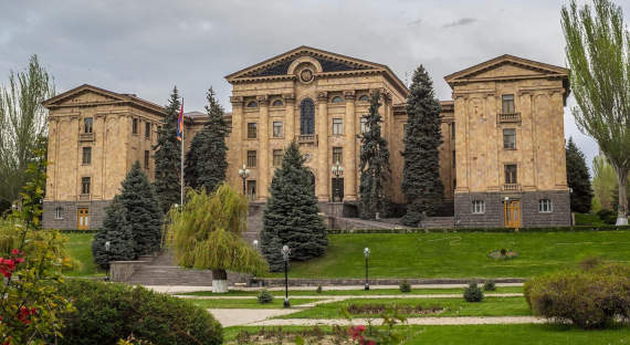 Оппозиция намерена добиться выхода Армении из соглашения по Нагорному Карабаху