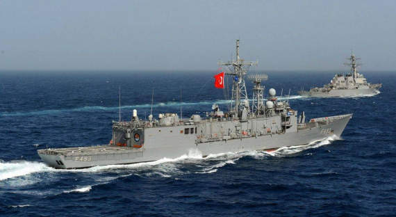 Турецкие ВМС попросили моряков следить за минами