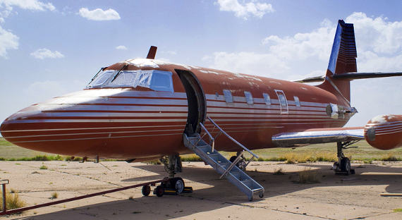 Самолет Элвиса Пресли ушел с молотка за 430 тысяч долларов