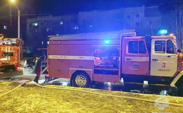 Ещё три пожара, возникших из-за замыканий электропроводки, тушили в Хакасии