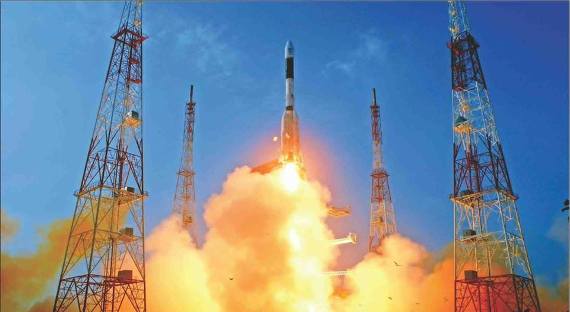 Индия одновременно вывела в космос 104 спутника