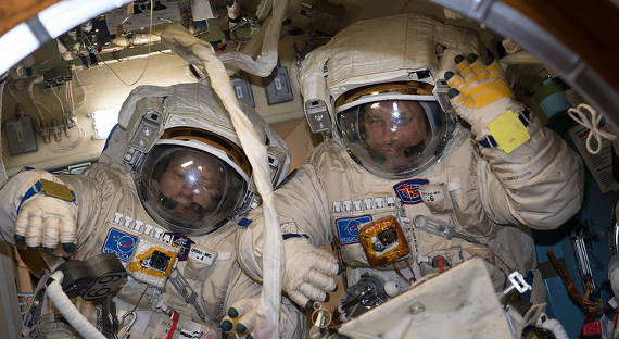 Космонавты побили рекорд по продолжительности работ в открытом космосе