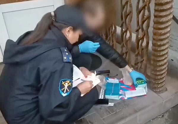 В Хакасии задержана группа мошенников с поддельными паспортами