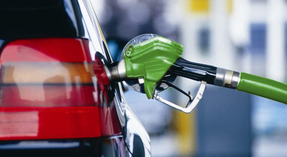 Минэнерго разъяснил, почему дешевая нефть не совпадает с дешевым бензином