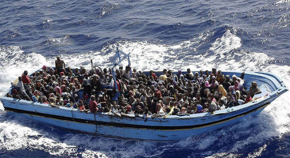 В Средиземном море мигранты захватили судно, спасшее их от гибели