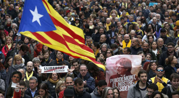 В Барселоне прошли акции в память о референдуме