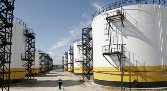 Минэнерго США намеревается продать 500 тысяч баррелей нефти