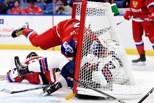 Россия вылетела с домашнего чемпионата мира по хоккею