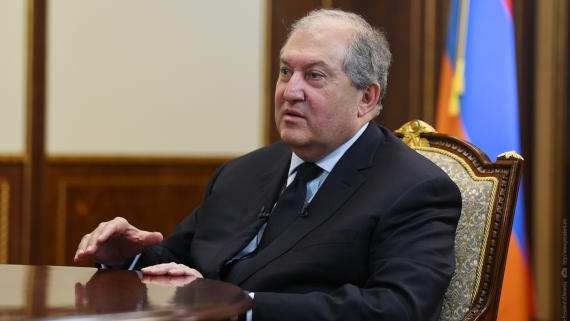Президент Армении госпитализирован с COVID-19