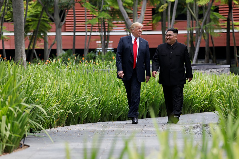 Письма нежные: Трамп полюбил Ким Чен Ына