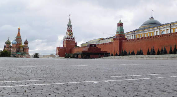 В Москве перекрыли доступ на Красную площадь из-за пакета