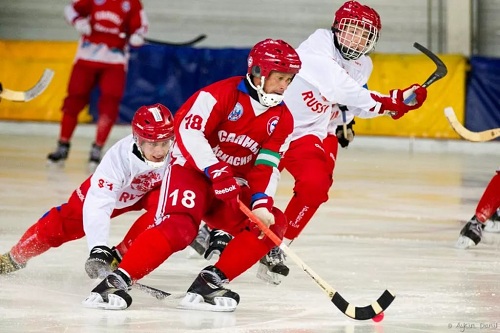 «Саяны» из Хакасии едут за путевкой в Суперлигу российского хоккея с мячом