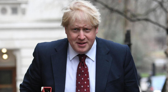 Джонсон примерил на себя роль премьера и заявил, что он бы отложил Brexit   