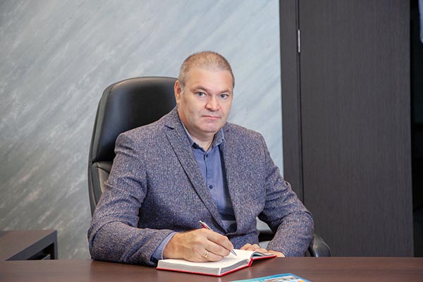 Бентонит Хакасии поздравляет с Первомаем