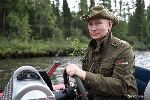 Западные СМИ устроили из отдыха Путина в Туве шоу (ФОТО)