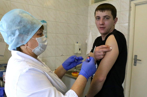 В Саяногорске РУСАЛ проводит бесплатную вакцинацию сотрудников от гриппа