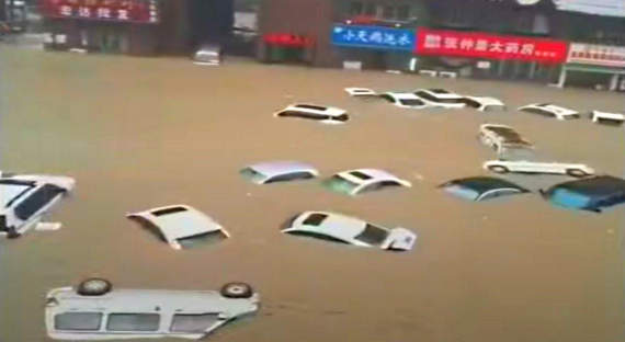 В Китае эвакуировали около 100 тысяч человек из-за наводнения