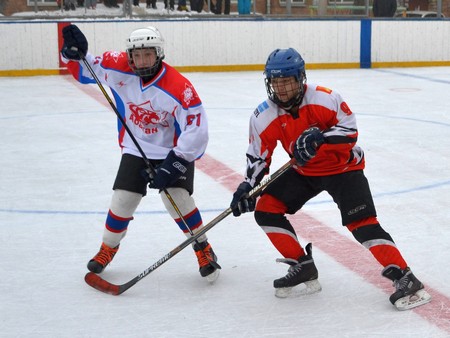 В Хакасии юные хоккеисты сразились за Кубок Снеговика