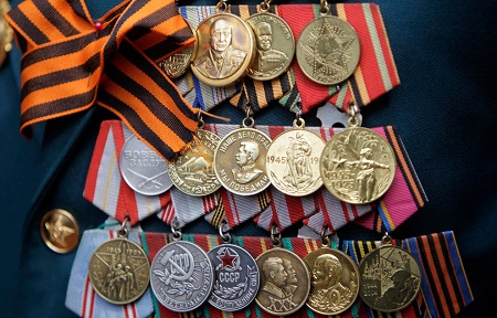 Житель Хакасии похитил и продал медали деда-ветерана