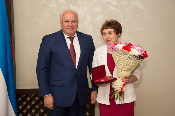 Педагогу из Хакасии присвоено звание «Заслуженный учитель РФ»