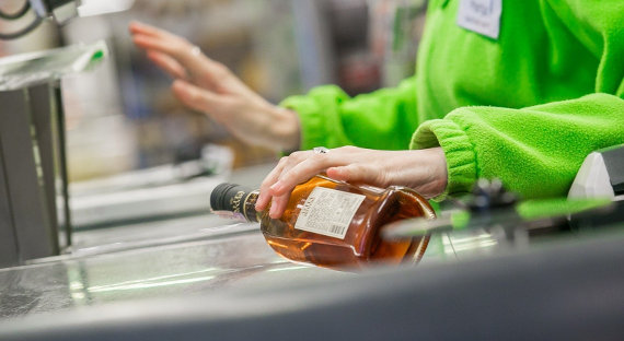 Правительство не хочет сокращать часы продажи алкоголя