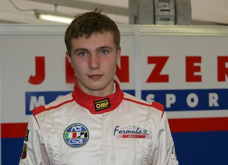 Российский гонщик стал резервным пилотом команды «Формулы-1»