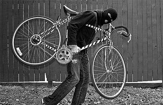 Саяногорец украл велосипед и сам себя выдал