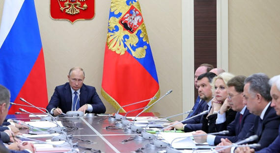 Путин поручил уточнить реальную налоговую нагрузку на граждан России