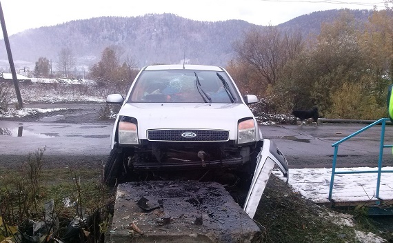 В Хакасии водитель устроил аварию и скрылся