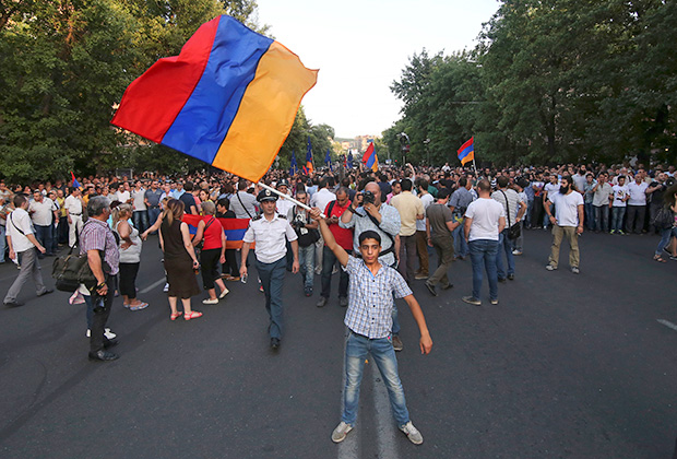 Сидячая забастовка в Ереване завершается