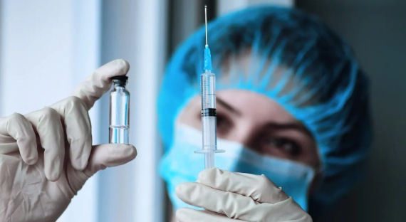 Франция предлагает передать вакцину от COVID-19 во всеобщее достояние