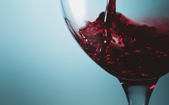 Ученые научились делать вкусное вино из невкусного