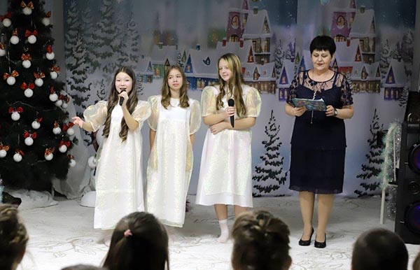 Саяногорск встречает праздник с новогодними подарками от РУСАЛа