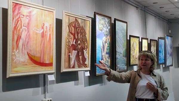 В Абаканской картинной галерее открылась выставка Елены Гейн