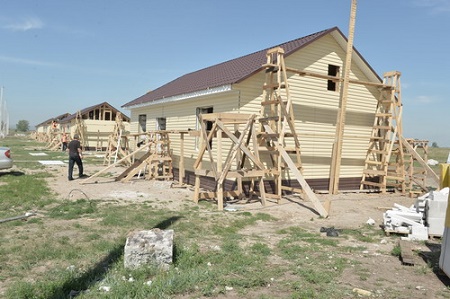 В Хакасии дома для погорельцев будут строить круглосуточно