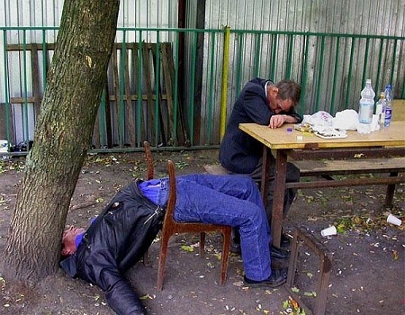 Российские алкоголики не хотят лечиться, констатирует Минздрав