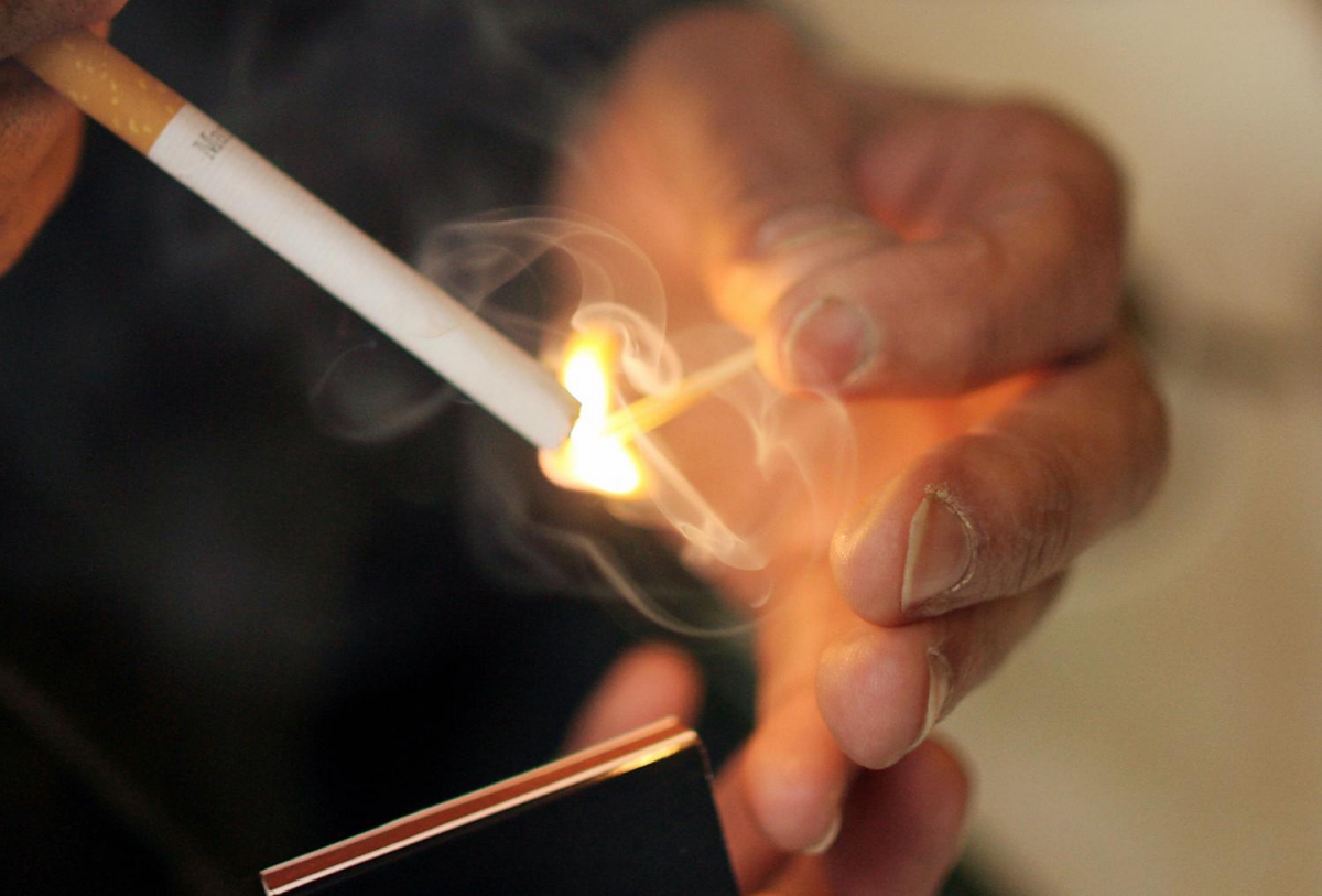 Закурил и спалил: в Хакасии курильщик едва не лишился дома