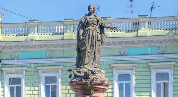 В Одессе заменят памятник Екатерине II на статую порноактера