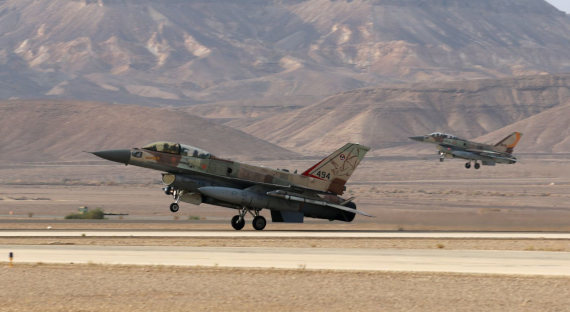 Израильские ВВС обстреляли сектор Газа