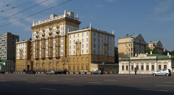 Правительство Москвы рассмотрит смену адреса посольства США в феврале