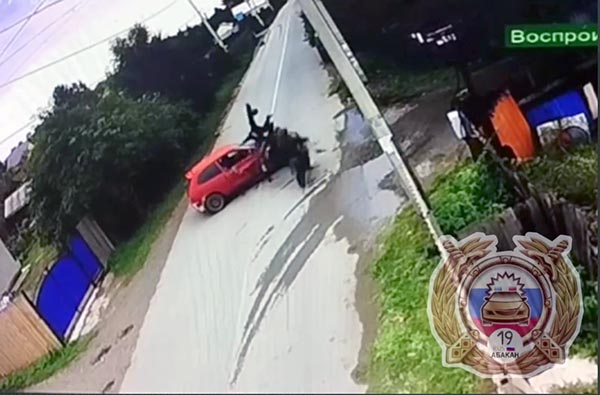 В Абакане двое несовершеннолетних мотоциклистов попали в ДТП