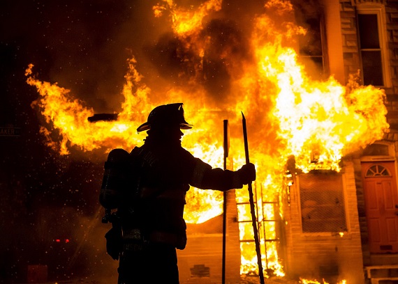 В Хакасии из-за замыкания проводки сгорела квартира