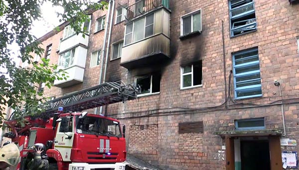 В Абакане пожарные спасли семь человек